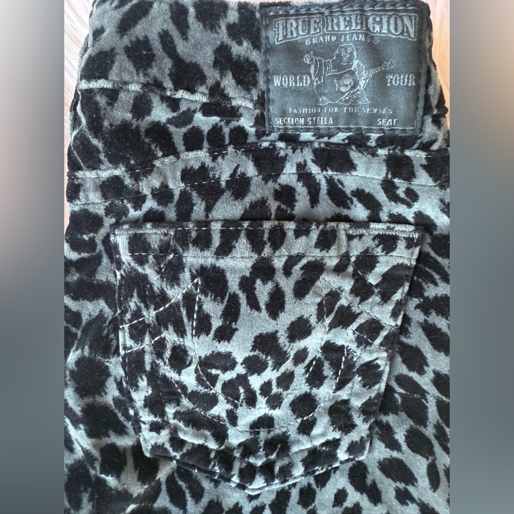 True Religion Y2K Black and Gray Leopard Velvet Jeans - Picture 3 of 6